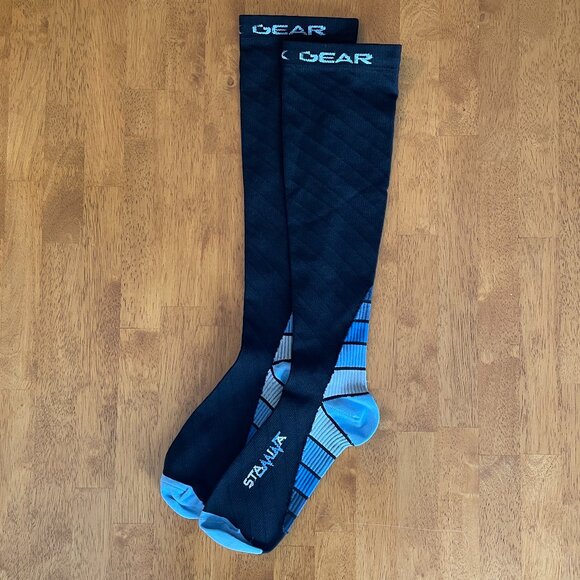 NWOT One pair Size Small/Medium unisex Physix Gear blue black compression socks - Picture 1 of 10